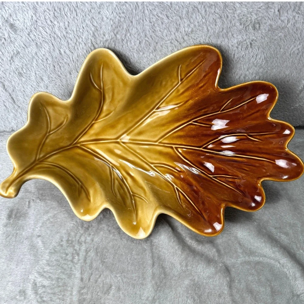 Linens-N-Things Oak Leaf Serving Bowl Fall Thanksgiving Brown Gold Ceramic